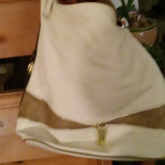 Hobo Tote shoulder bag used good condition. - Picture 10 of 10